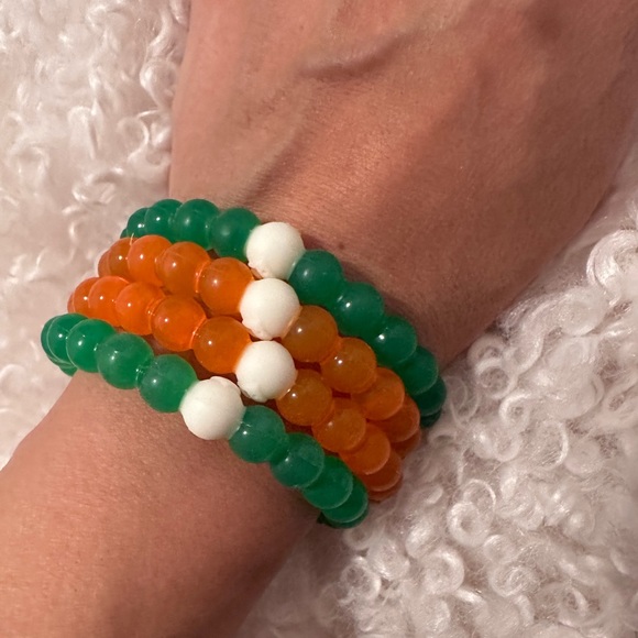 FREE WITH ANY PURCHASE Lokai Bracelets Bundle of 4 - Picture 7 of 16